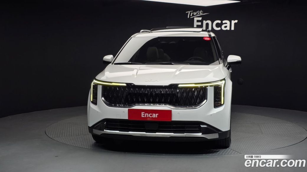 Kia Carnival 9-Seater Signature, 2024