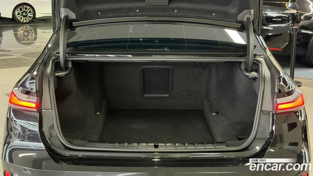 BMW 7-Series 740i xDrive M Sport, 2025