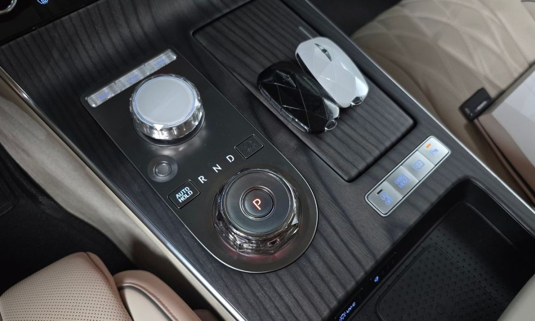 Genesis G80 Gasoline 2.5 Turbo AWD, 2025