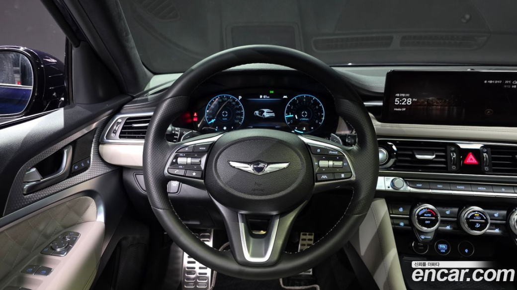 Genesis G70 Gasoline 2.0T 4WD, 2023