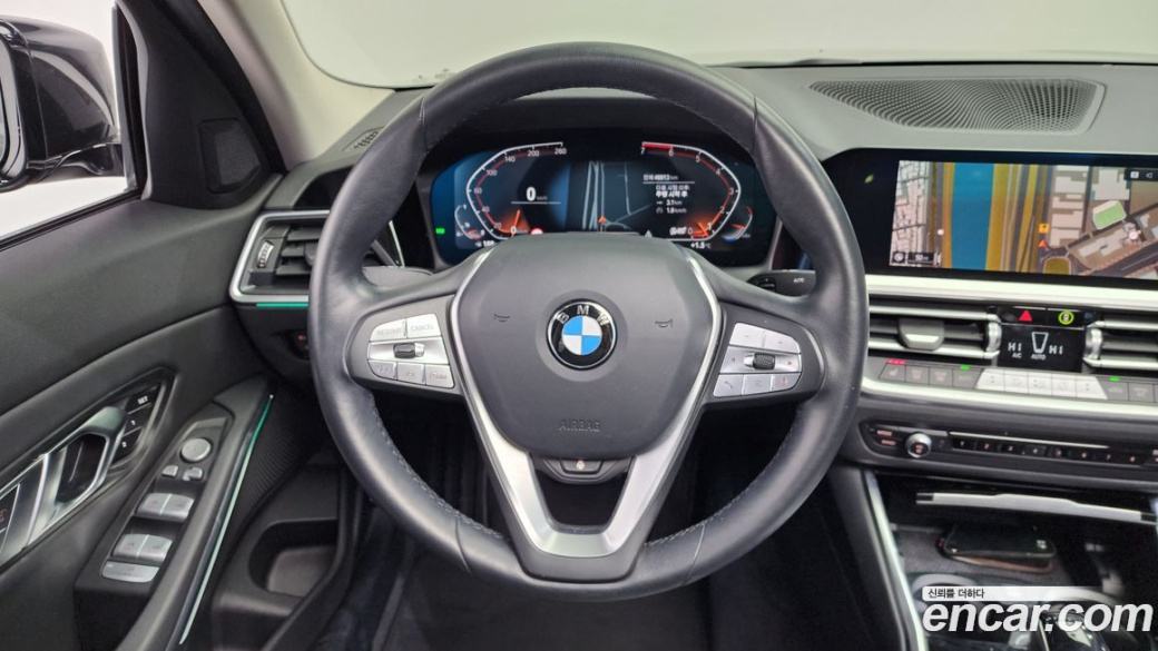 BMW 3-Series 320i, 2022