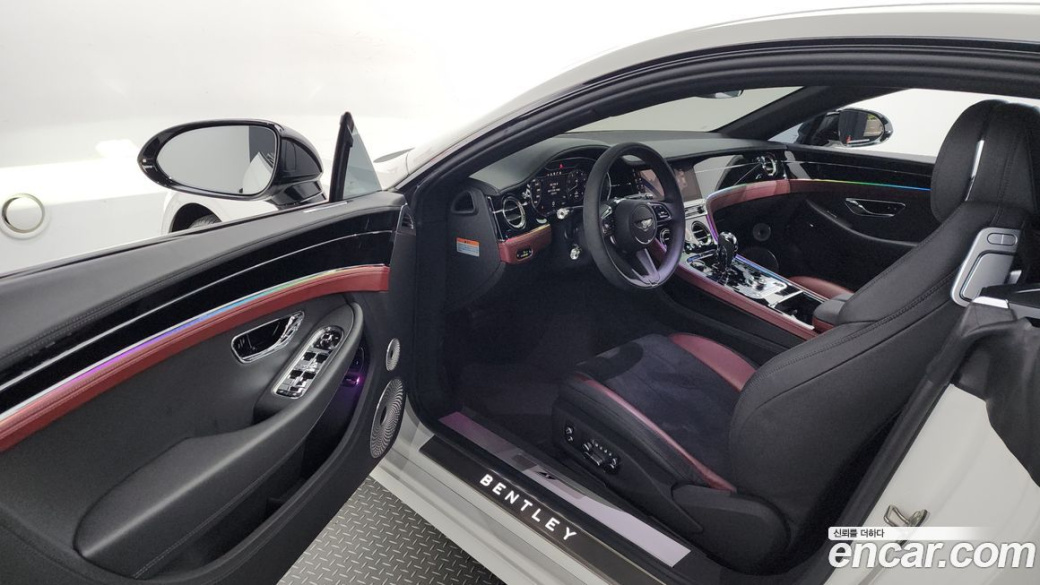 Bentley Continental 4.0 GTS, 2023