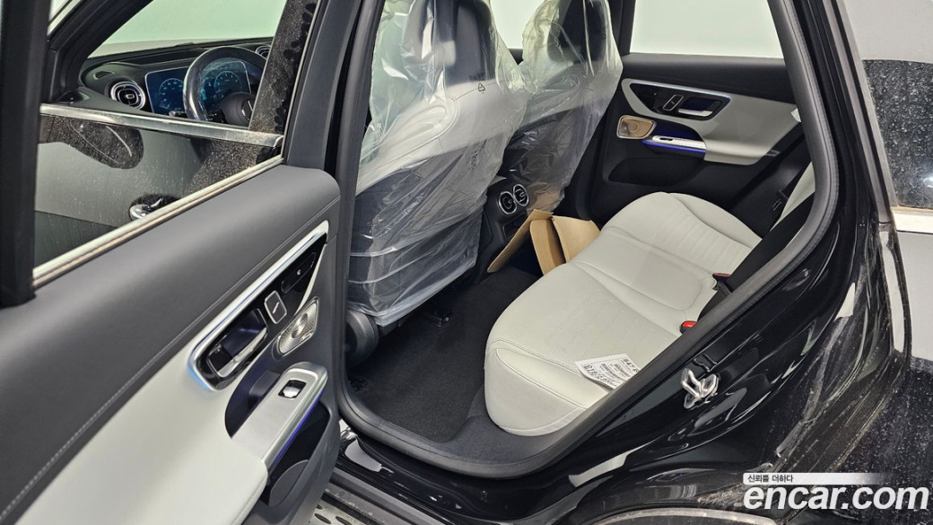 Mercedes-Benz GLC-Class GLC300 4MATIC AMG Line, 2026