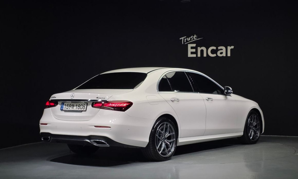 Mercedes-Benz E-Class E220d 4MATIC AMG Line, 2022