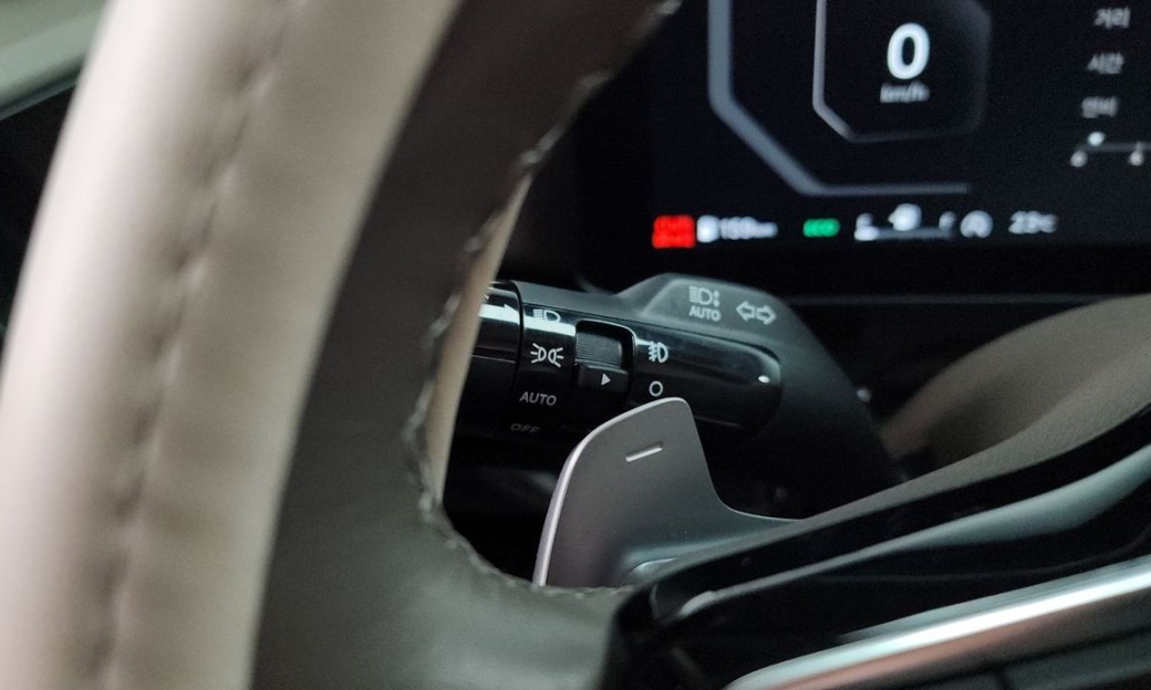Kia Carnival 9-Seater Gravity, 2024