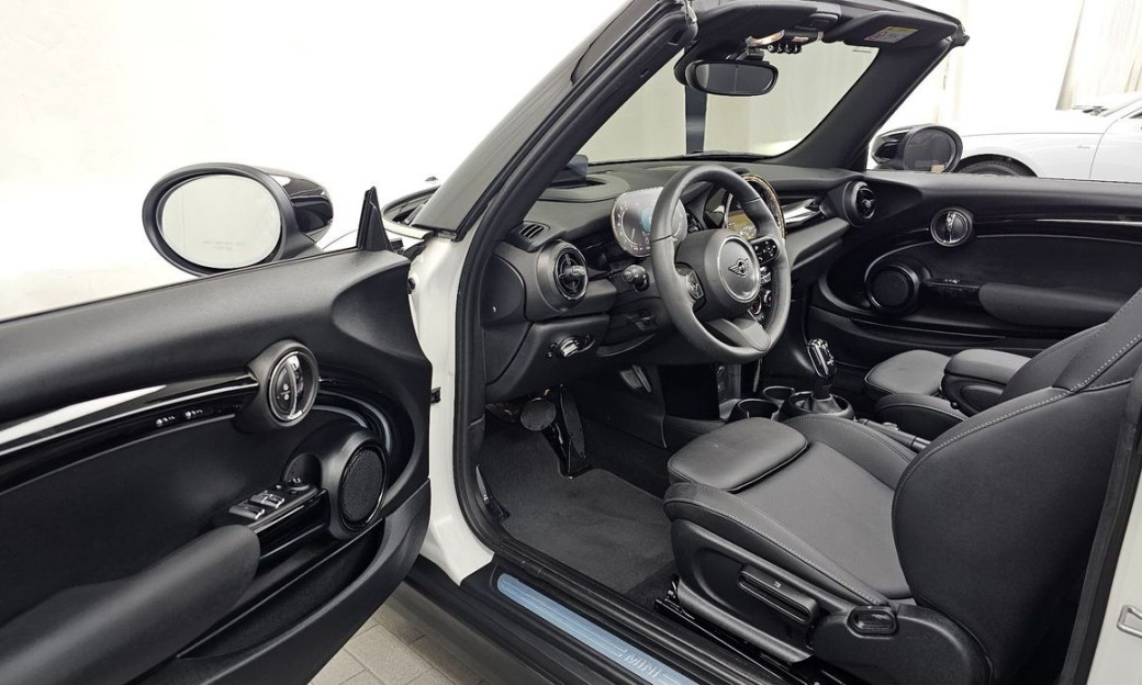 Mini Cooper Convertible Classic, 2024