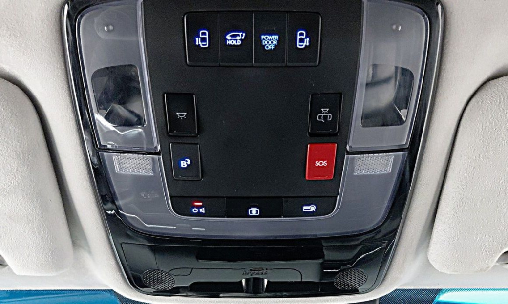 Hyundai Staria Lounge 9-Seater, 2022