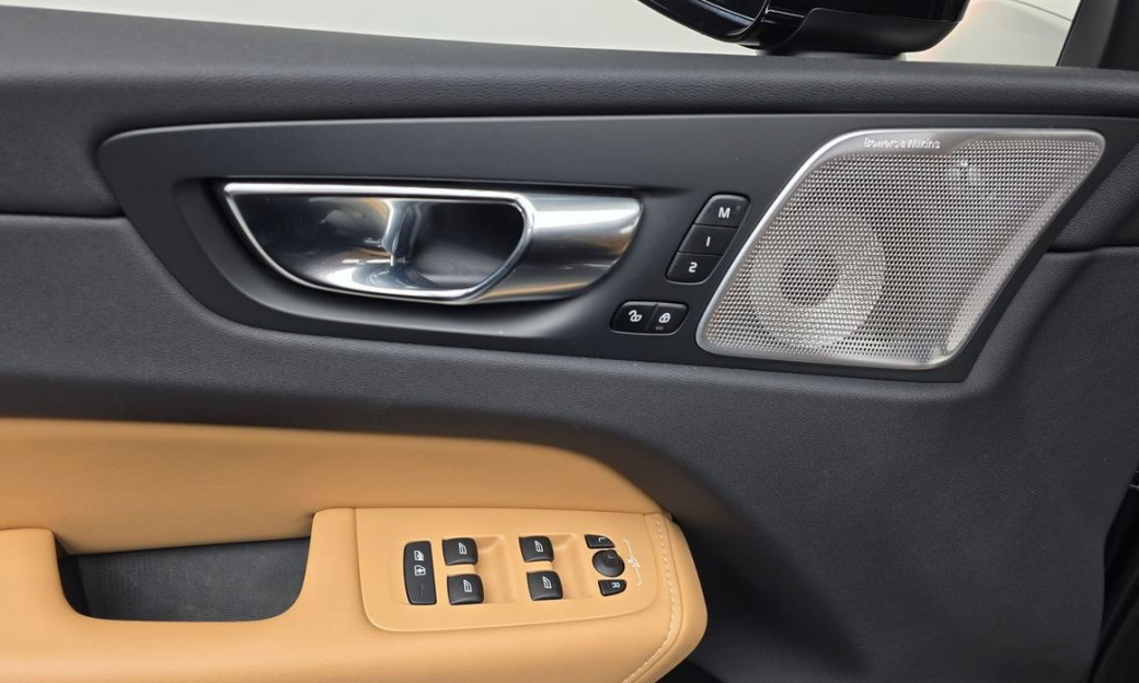 Volvo XC60 B5 Inscription, 2022