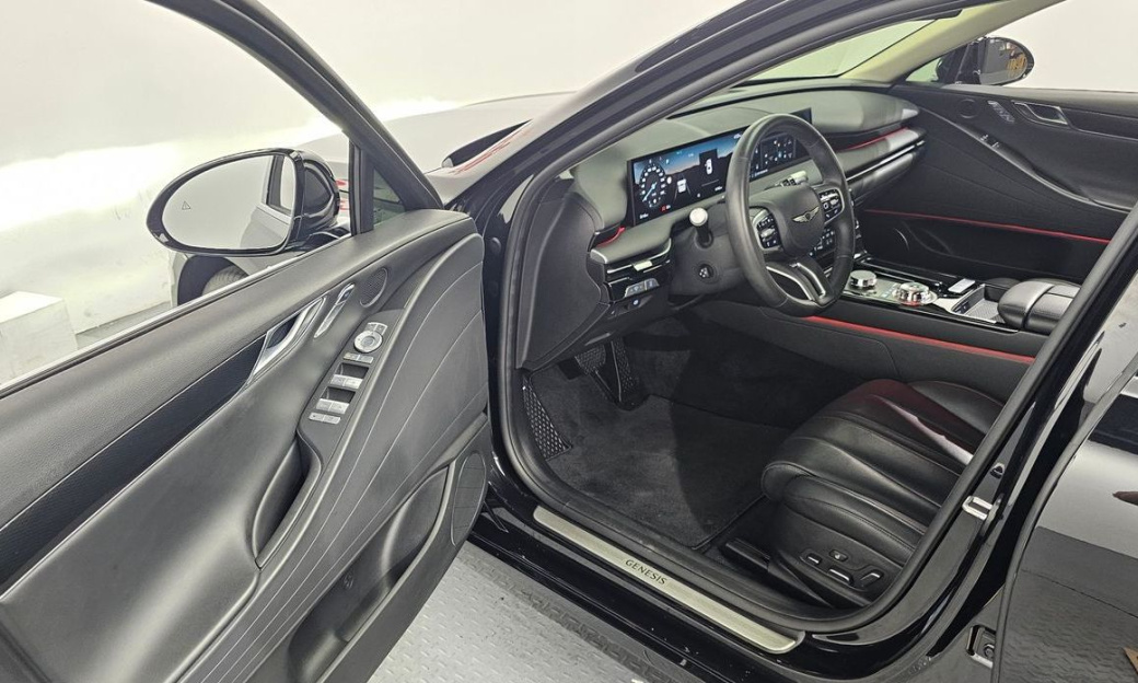 Genesis G80 Gasoline 2.5 Turbo 2WD, 2025