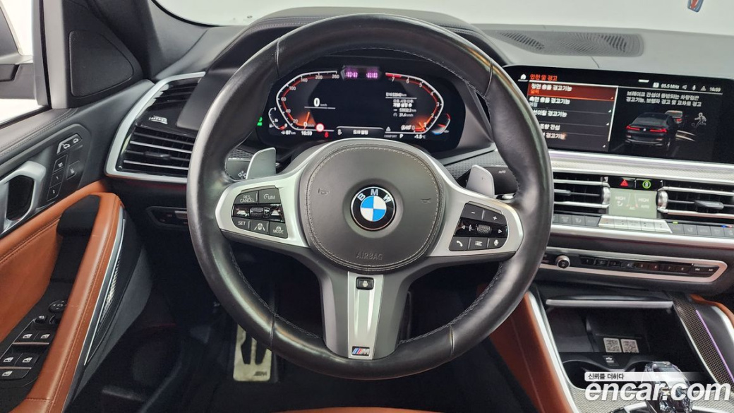 BMW X6 xDrive40i M Sport, 2022