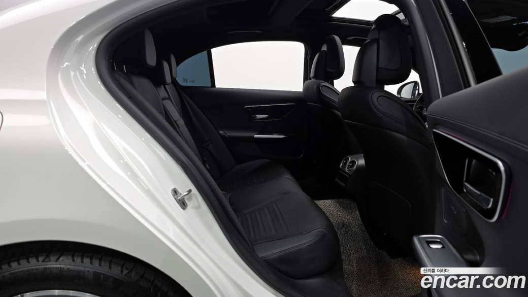 Mercedes-Benz C-Class C200 AMG Line, 2024