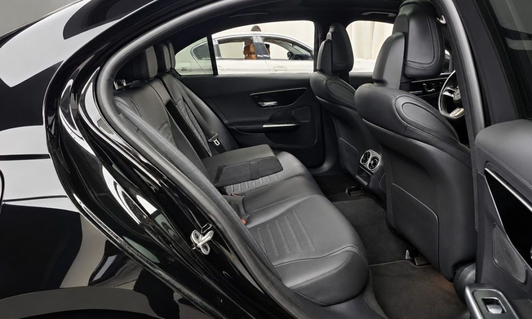 Mercedes-Benz C-Class C200 AMG Line, 2024