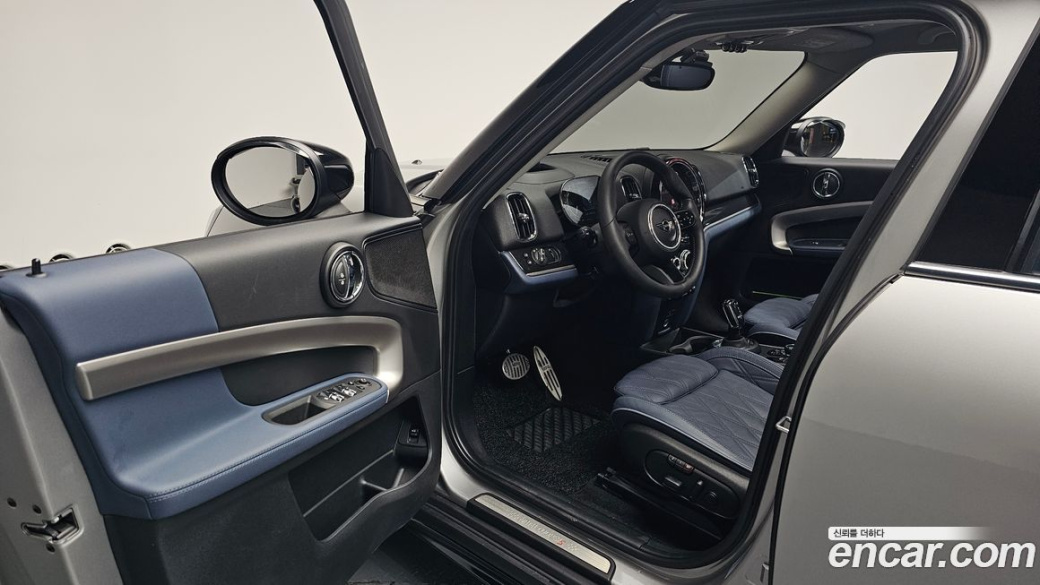 Mini Countryman ALL4 Classic Launch Pack, 2023