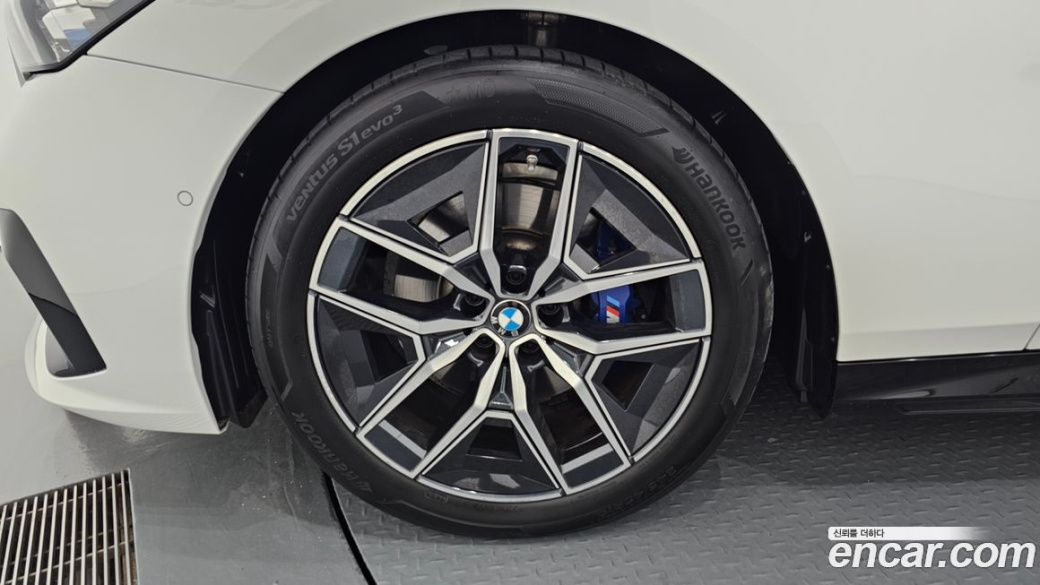 BMW 5-Series 520i M Sport, 2024