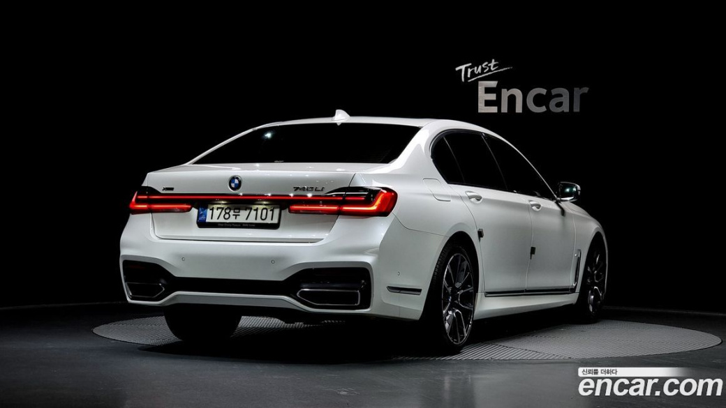 BMW 7-Series 740Li xDrive M Sport Package, 2022