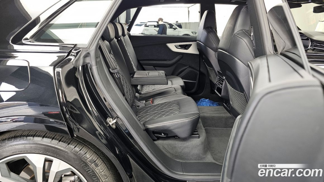 Audi Q8 55 TFSI Quattro Premium, 2023