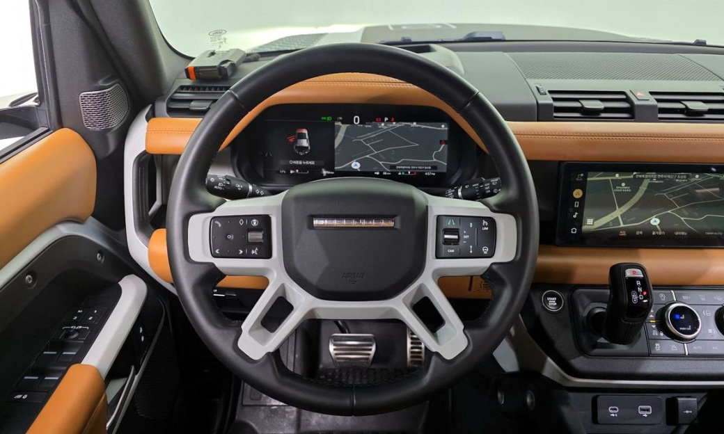 Land Rover Defender 110 P300 X-Dynamic SE, 2024