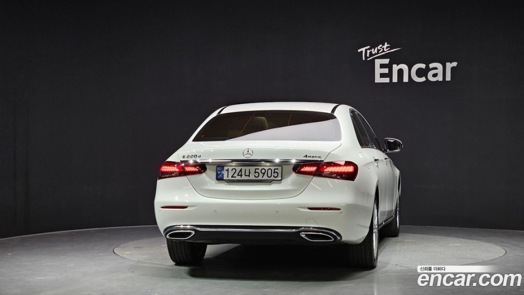 Mercedes-Benz E-Class E220d 4MATIC Exclusive, 2023