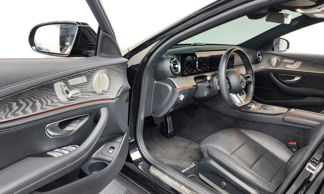 Mercedes-Benz E-Class E350 4MATIC AMG Line, 2023