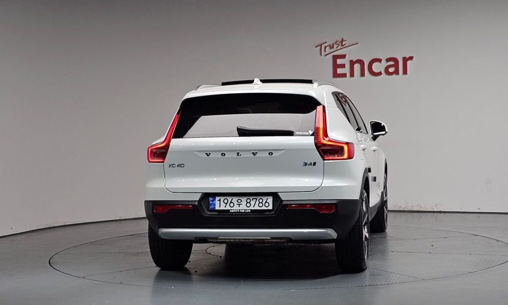 Volvo XC40 B4 Ultimate Bright, 2024