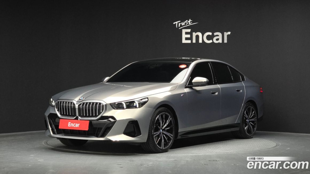 BMW 5-Series 530i xDrive M Sport, 2025