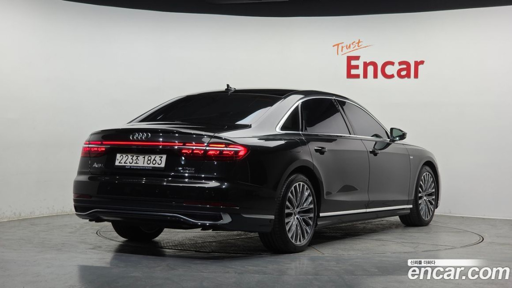 Audi A8 55 TFSI Quattro Premium LWB, 2022