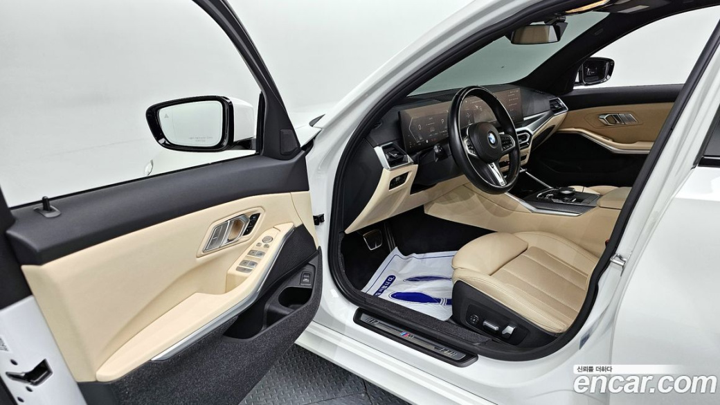 BMW 3-Series 320i M Sport, 2023