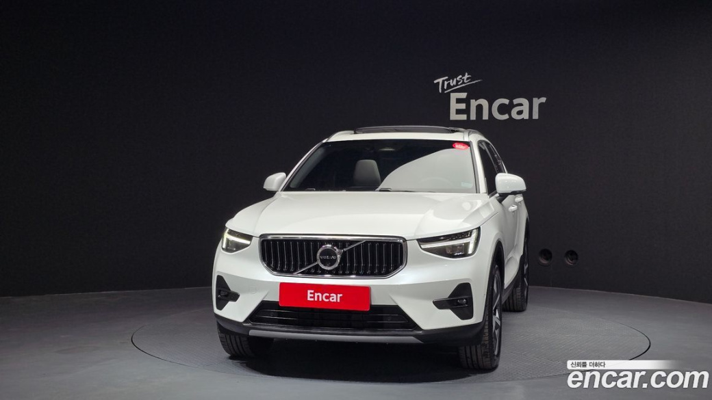 Volvo XC40 B4 Ultra Bright, 2025