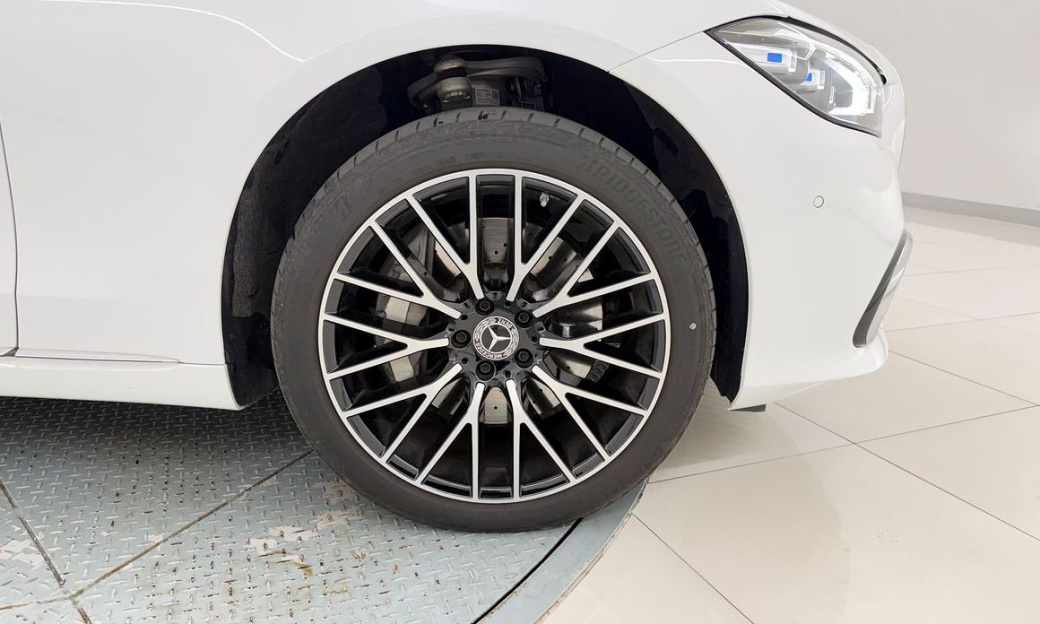 Mercedes-Benz S-Class S580L 4MATIC, 2025