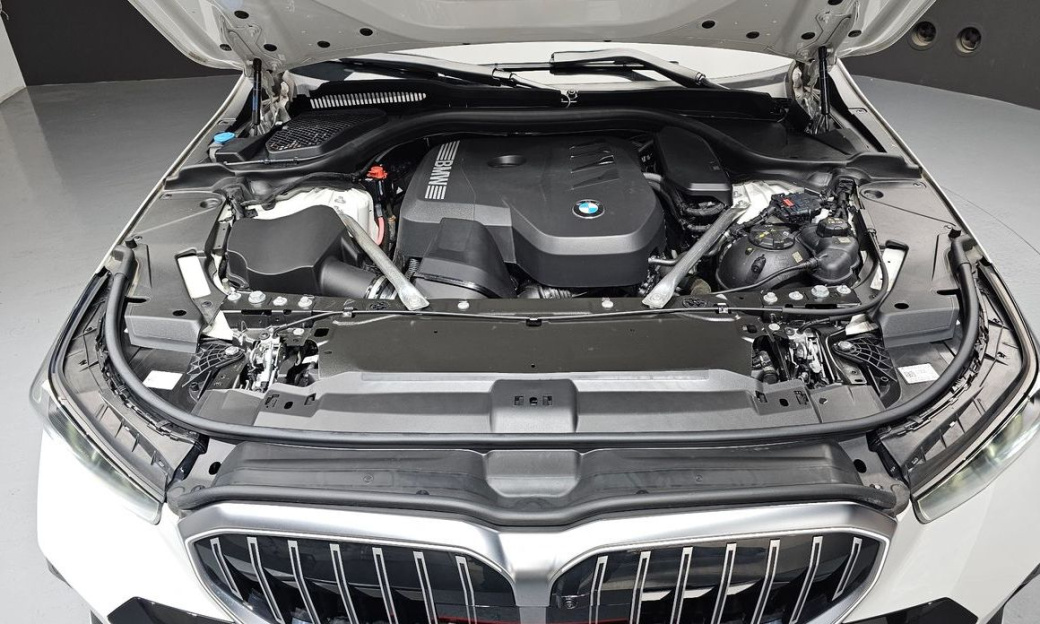 BMW 5-Series 520i M Sport, 2024