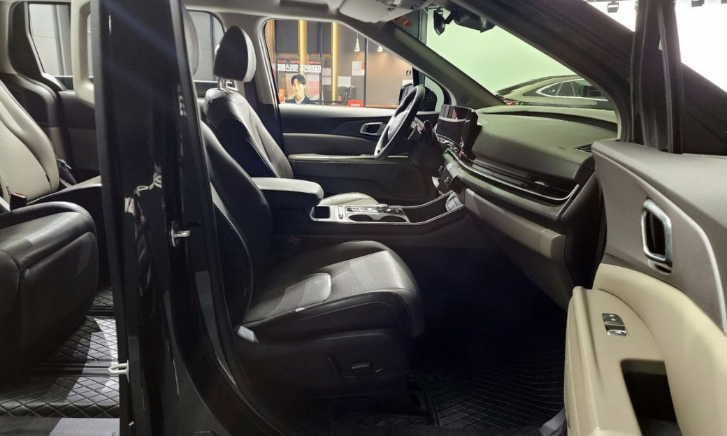 Kia Carnival 7-Seater Noblesse, 2024