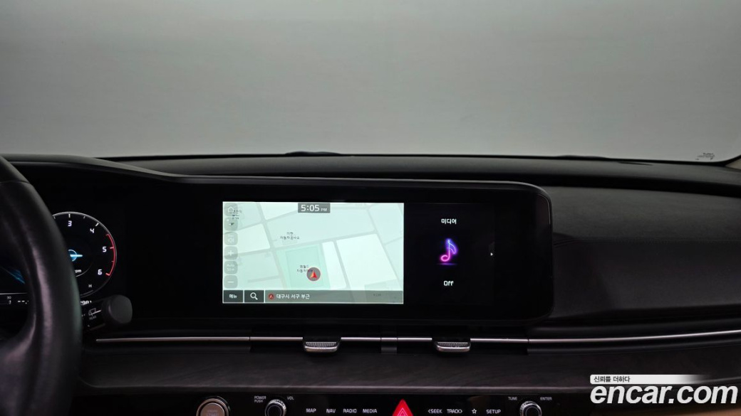 Kia Carnival 9-Seater Signature, 2022