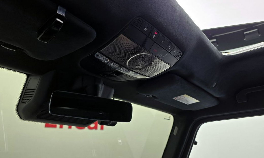 Mercedes-Benz G-Class G450d, 2025