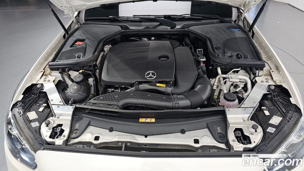 Mercedes-Benz E-Class E350 4MATIC AMG Line, 2023