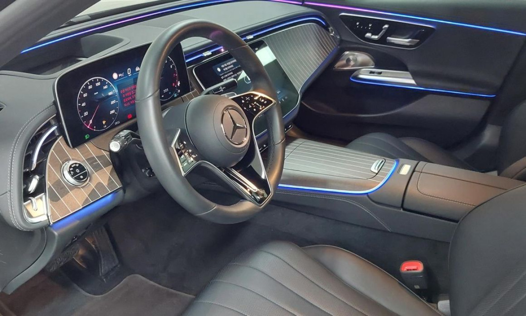 Mercedes-Benz E-Class E300 4MATIC Exclusive, 2024