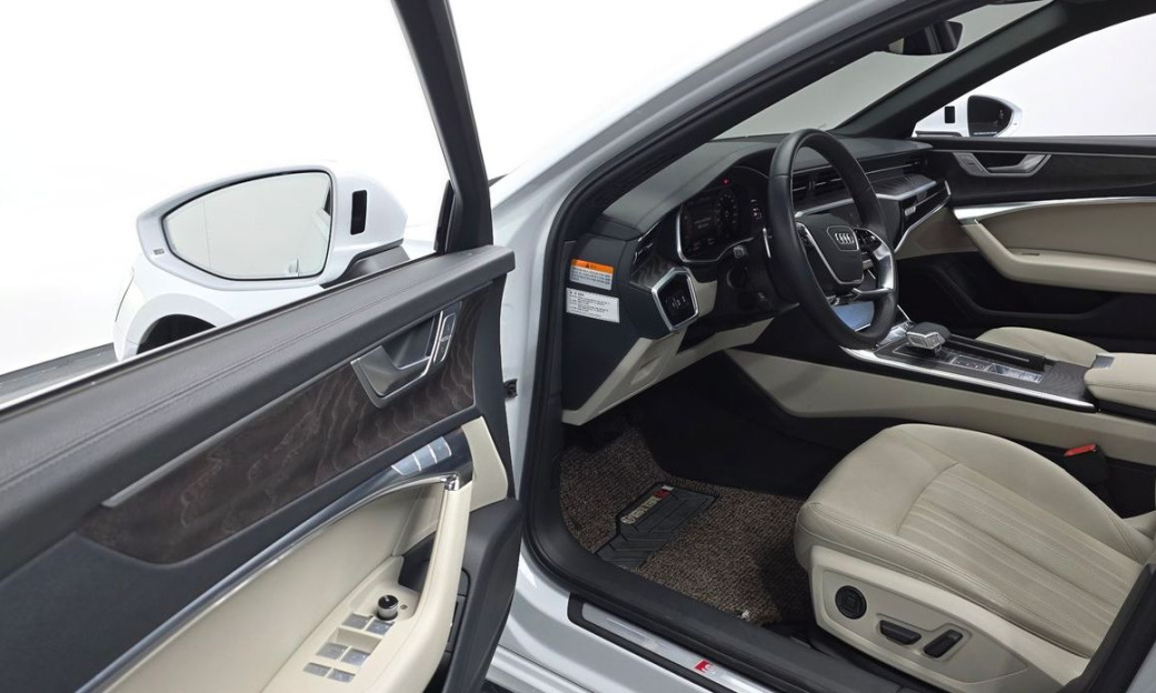 Audi A6 45 TFSI Quattro Premium, 2023