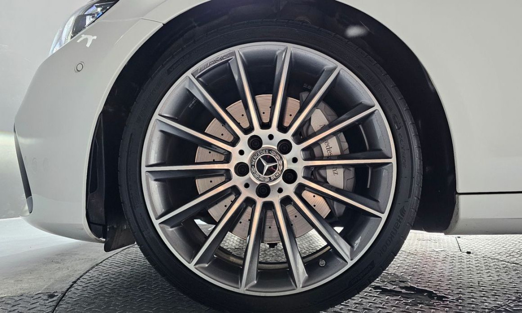 Mercedes-Benz E-Class E350 4MATIC AMG Line, 2022