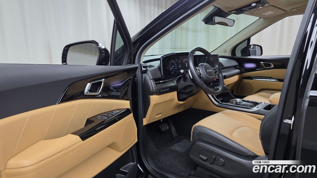Kia Carnival 9-Seater Signature, 2023