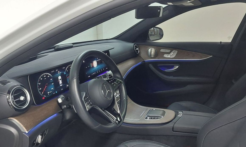 Mercedes-Benz E-Class E220d 4MATIC Exclusive, 2022