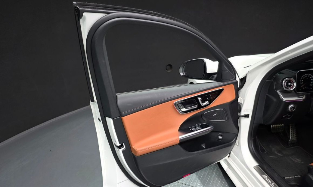 Mercedes-Benz C-Class C300 4MATIC AMG Line, 2023