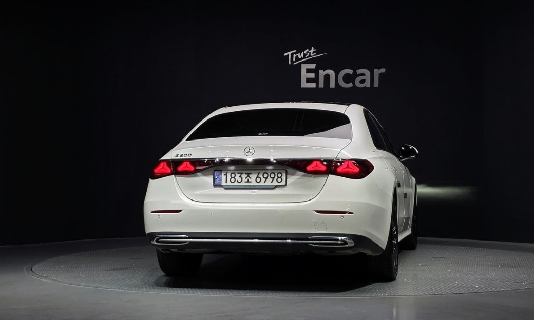 Mercedes-Benz E-Class E200 Avantgarde, 2024