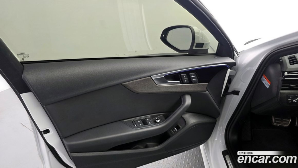 Audi A4 40 TFSI Premium, 2023