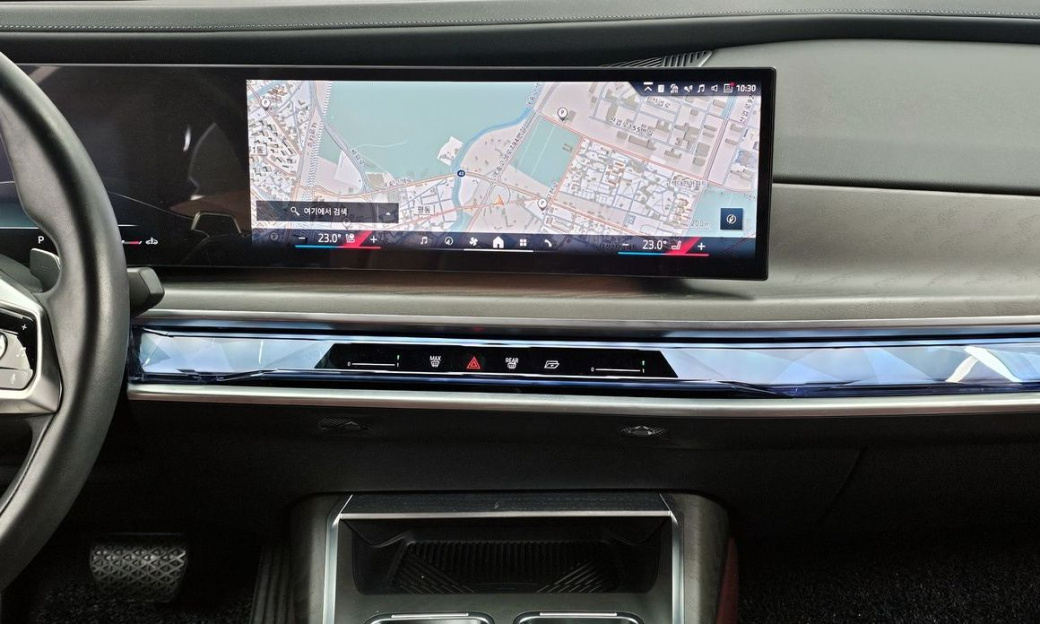 BMW 7-Series 740i sDrive Design Pure Excellence, 2023