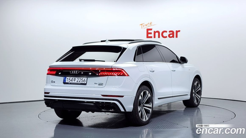 Audi Q8 55 TFSI Quattro Premium, 2023