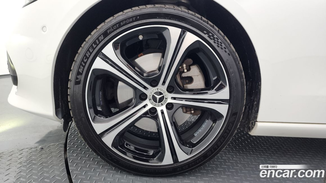 Mercedes-Benz C-Class C300 4MATIC Avantgarde, 2023
