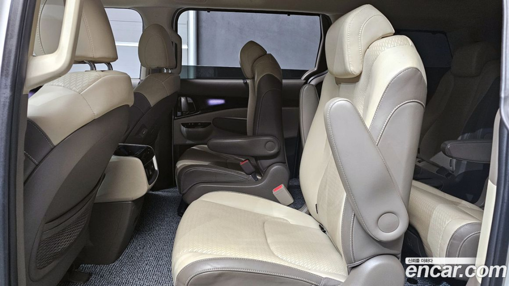 Kia Carnival 9-Seater Signature, 2022