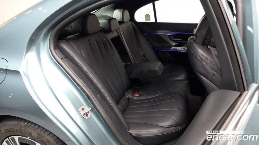 Mercedes-Benz E-Class E200 Avantgarde, 2025