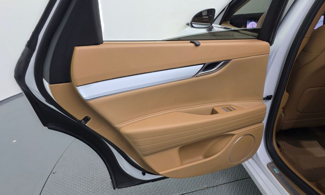 Genesis G80 Gasoline 2.5 Turbo AWD, 2025