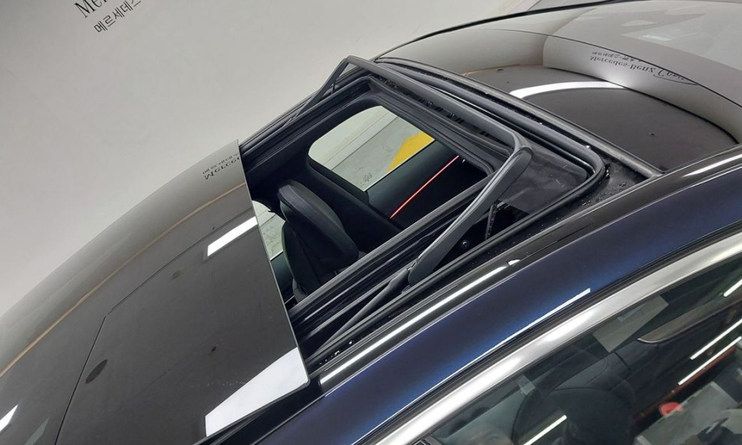 Mercedes-Benz E-Class E300 4MATIC Exclusive, 2025