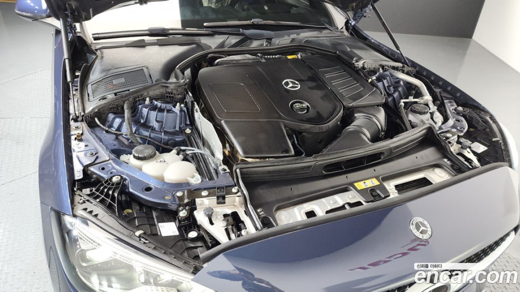 Mercedes-Benz C-Class C300 4MATIC AMG Line, 2024